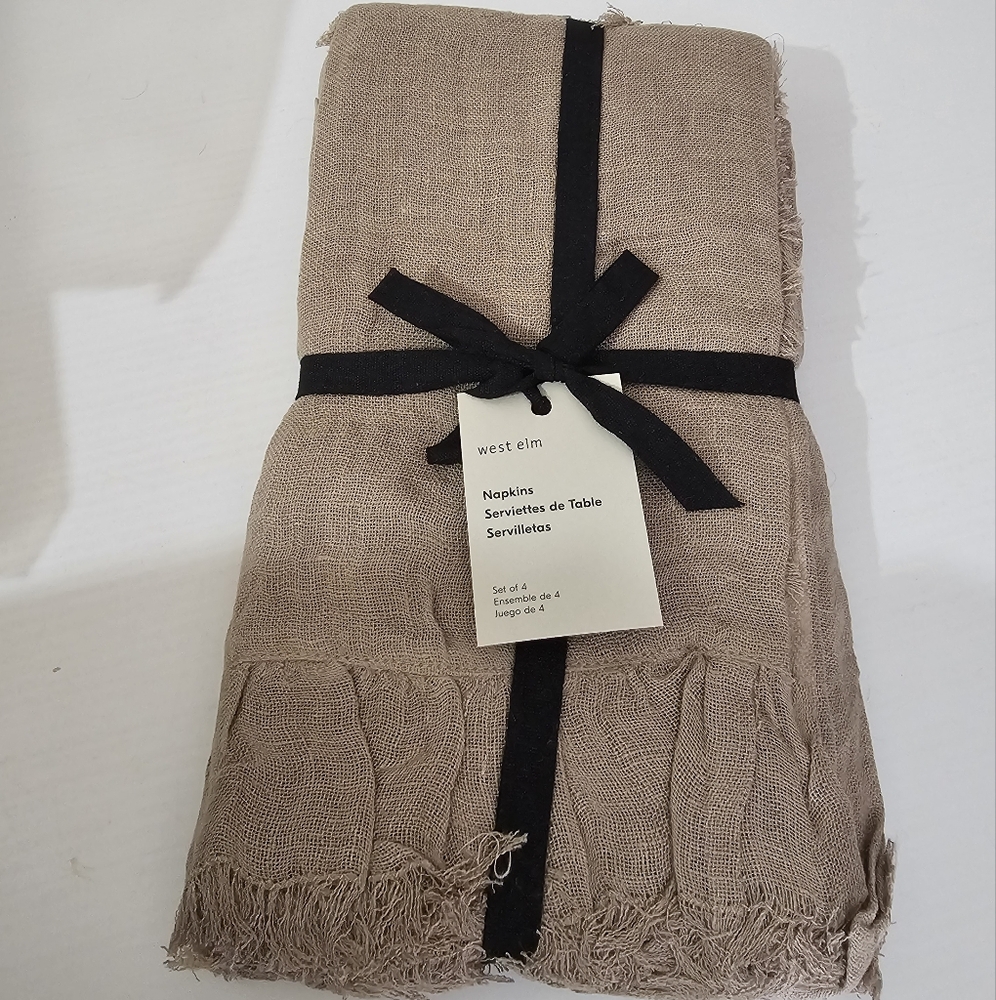 West Elm Ruffle Linen Napkin Set - Picture 3 of 9